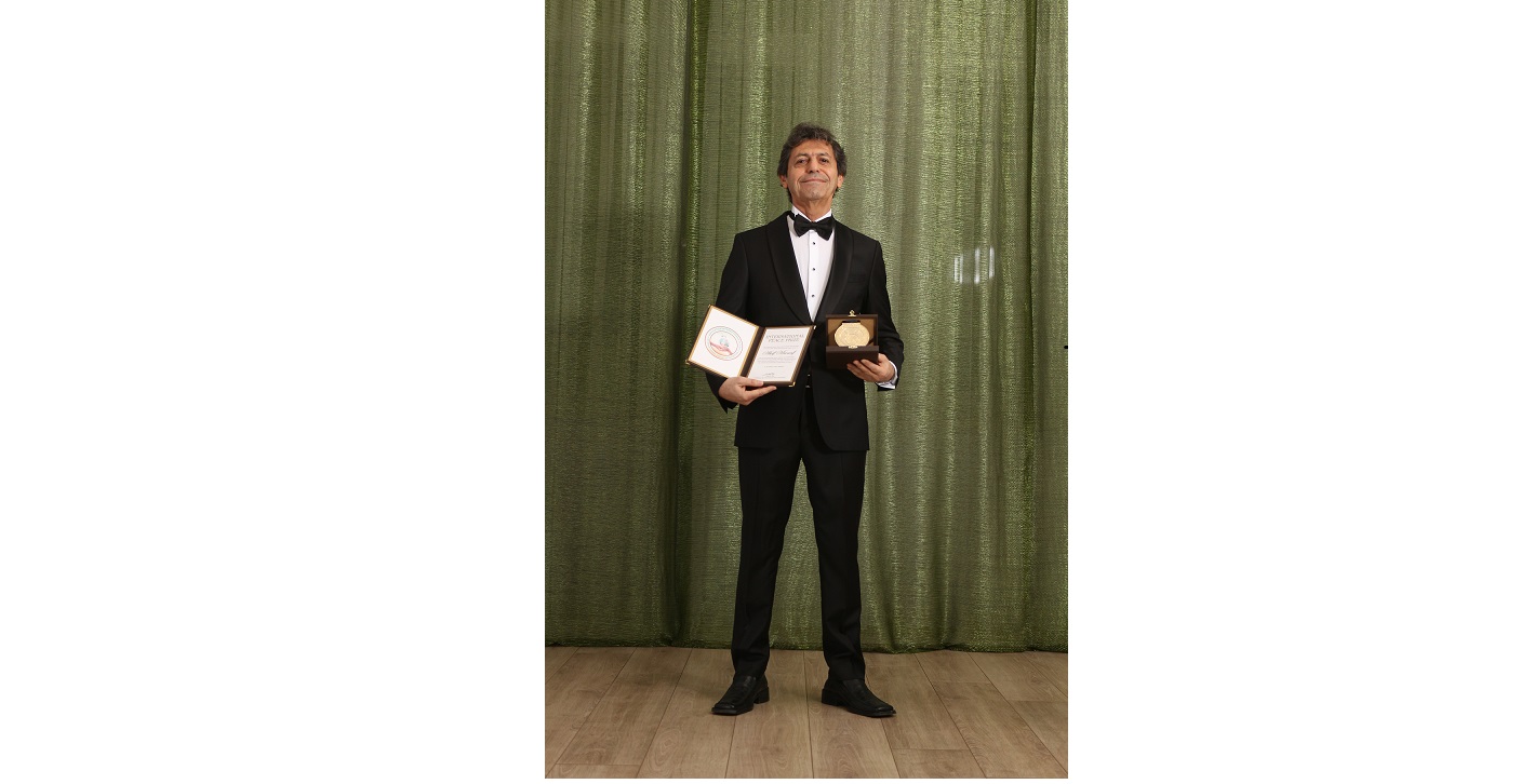 Dünyaca Ünlü Yazar Akif Manaf 2025 Yılı International Peace Prize Ödülü’nü Aldı